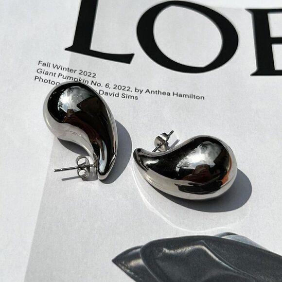 New! “Ambré” Silver Chunky Stud Earrings - Picture 1 of 4